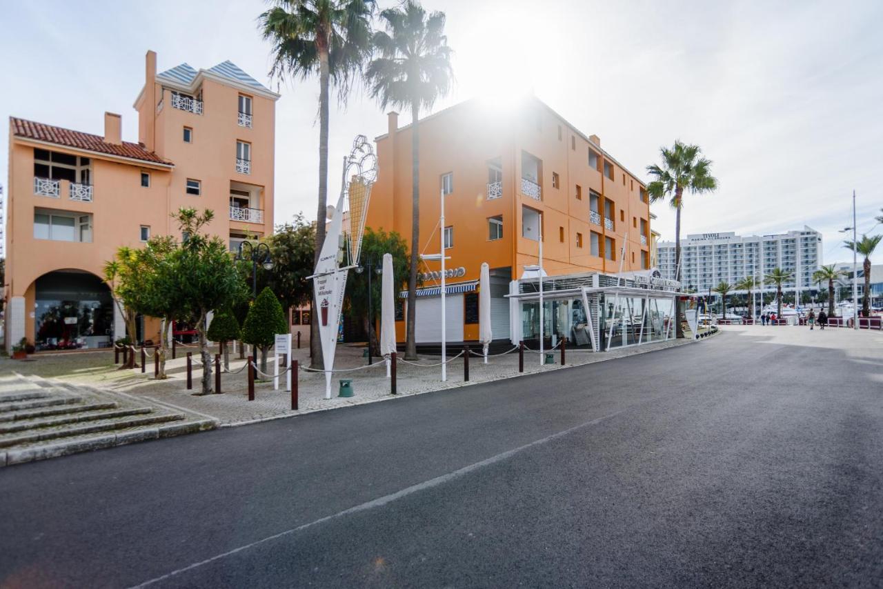 Marina Plaza Apartment *
