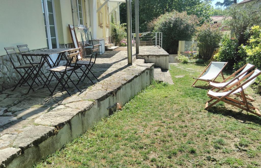Villa Yellow House *