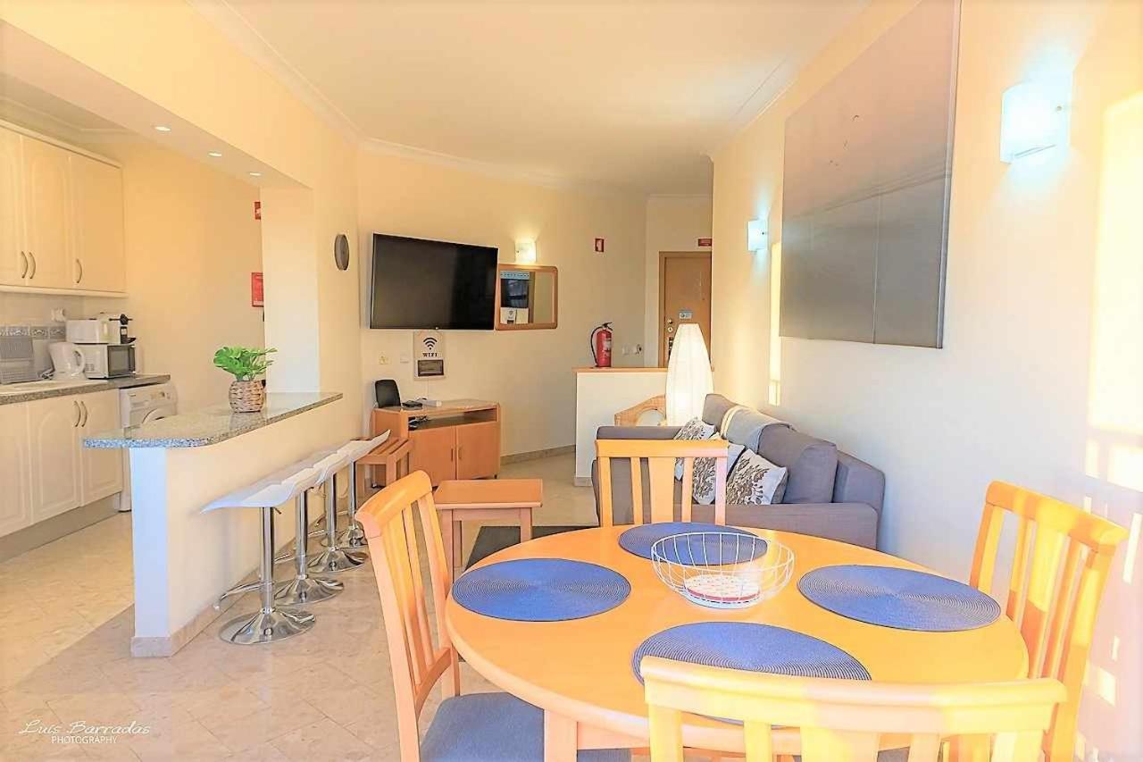 Apartment T1 Club Mar Piscina E Por Do Sol