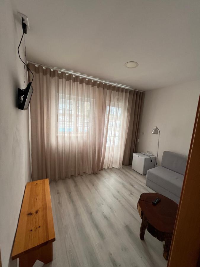 Guest house Zulla Nazare's Surf Village