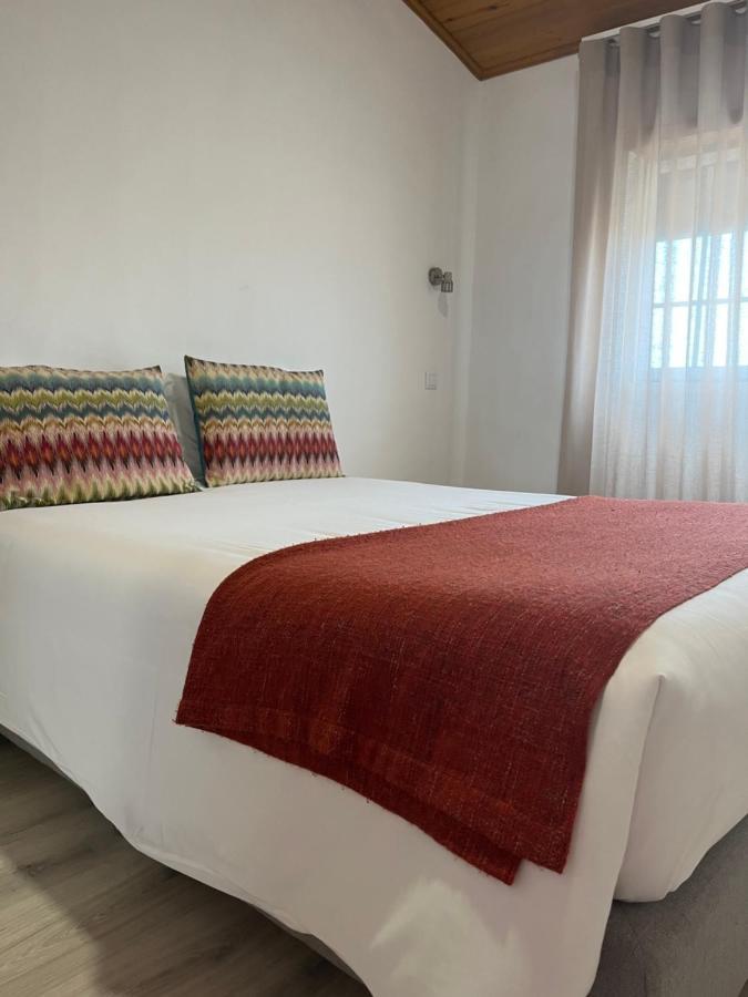 Zulla Nazare's Surf Village Guest house *