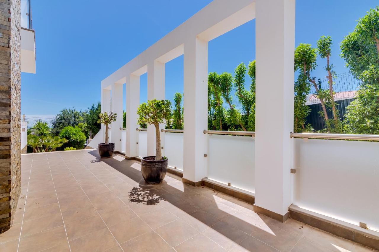 Ocean View Villa *