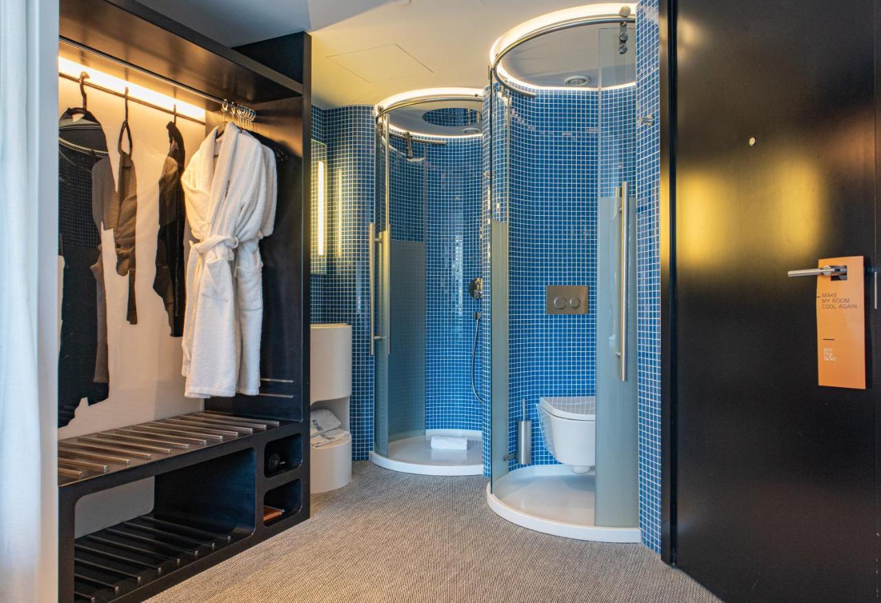 Evolution Hotel