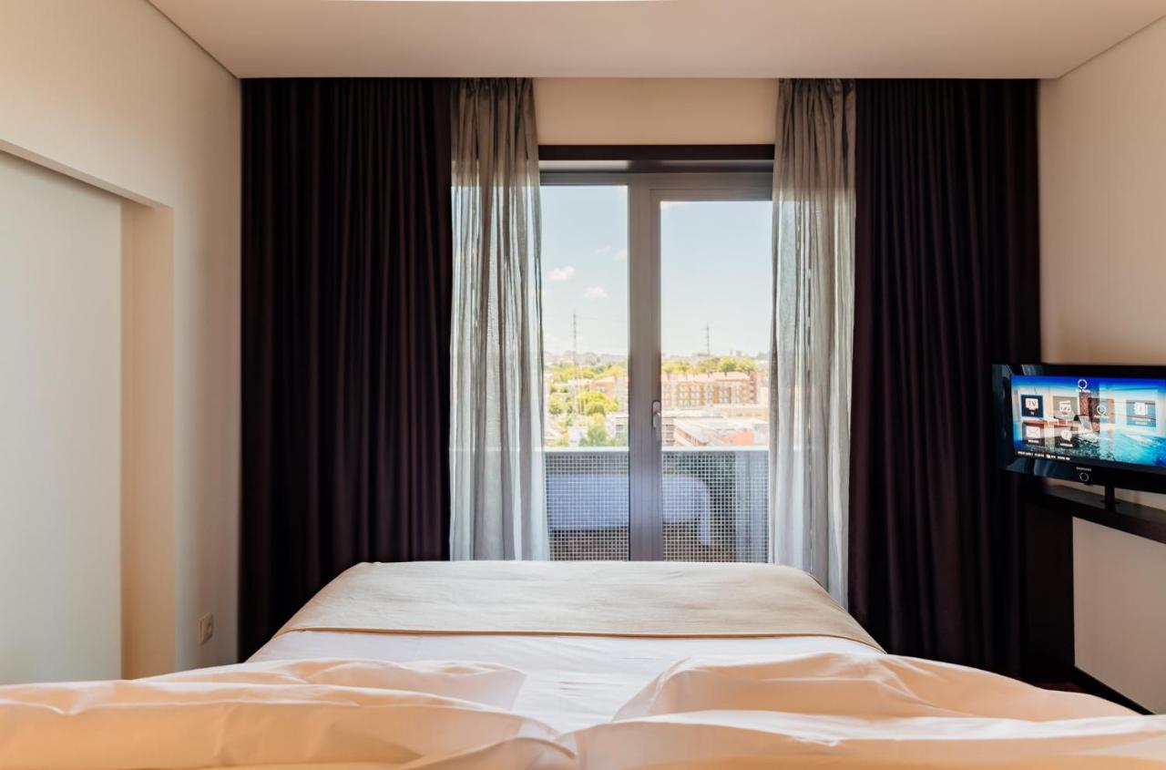 Axis Porto Business & 4*