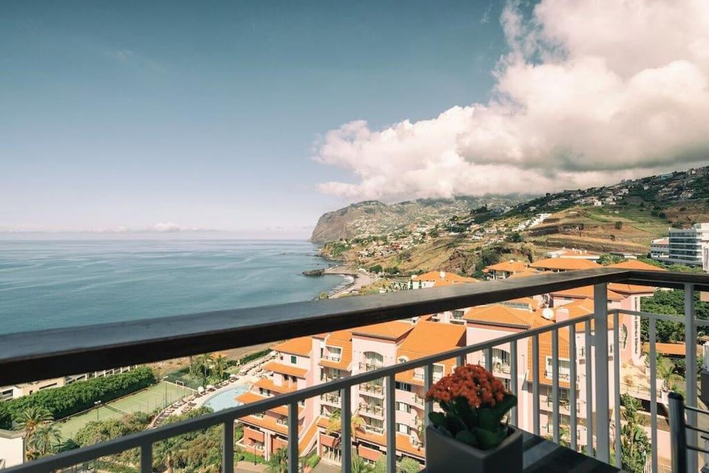 Sunny Bayhill With Swimming Pool * Funchal (Madeira)