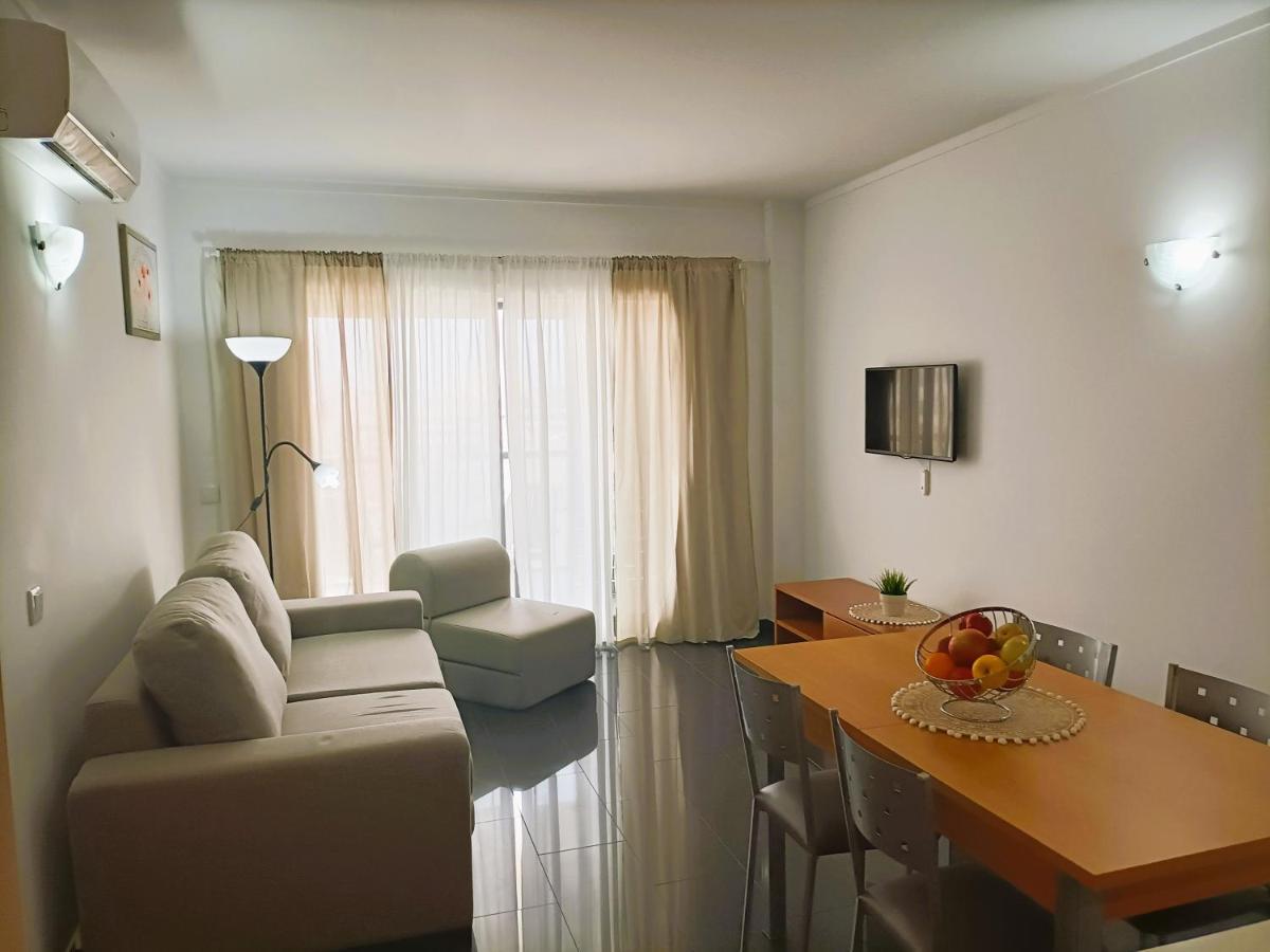 Apartment Rocha Tower 13a