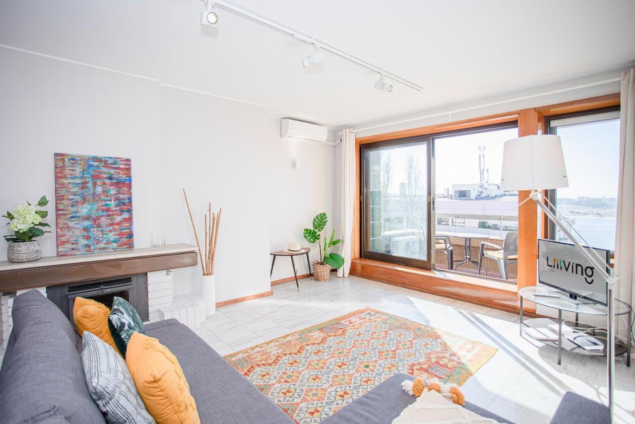 Liiiving In Porto | Sea & River View Apartment *