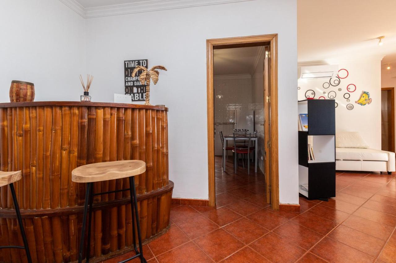 Front View Flat Apartamento *
