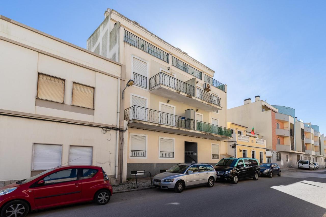 Front View Flat Apartamento *