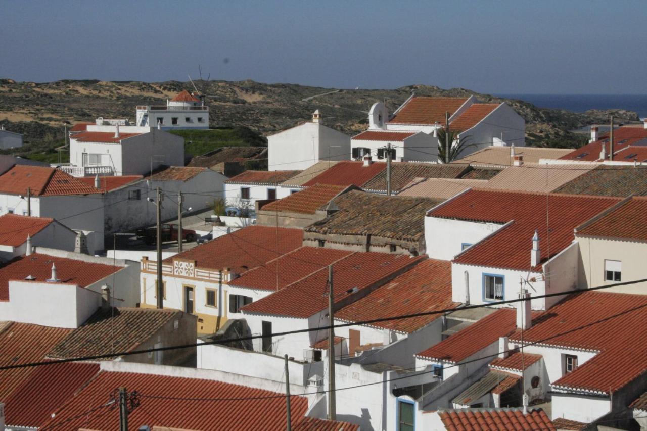 Sea View Apartment *