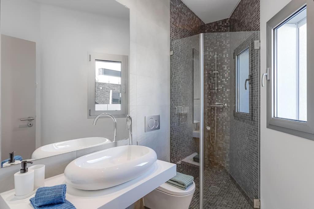Limoeiro - Beautiful New Nestled In The Heart Of Gale Villa *