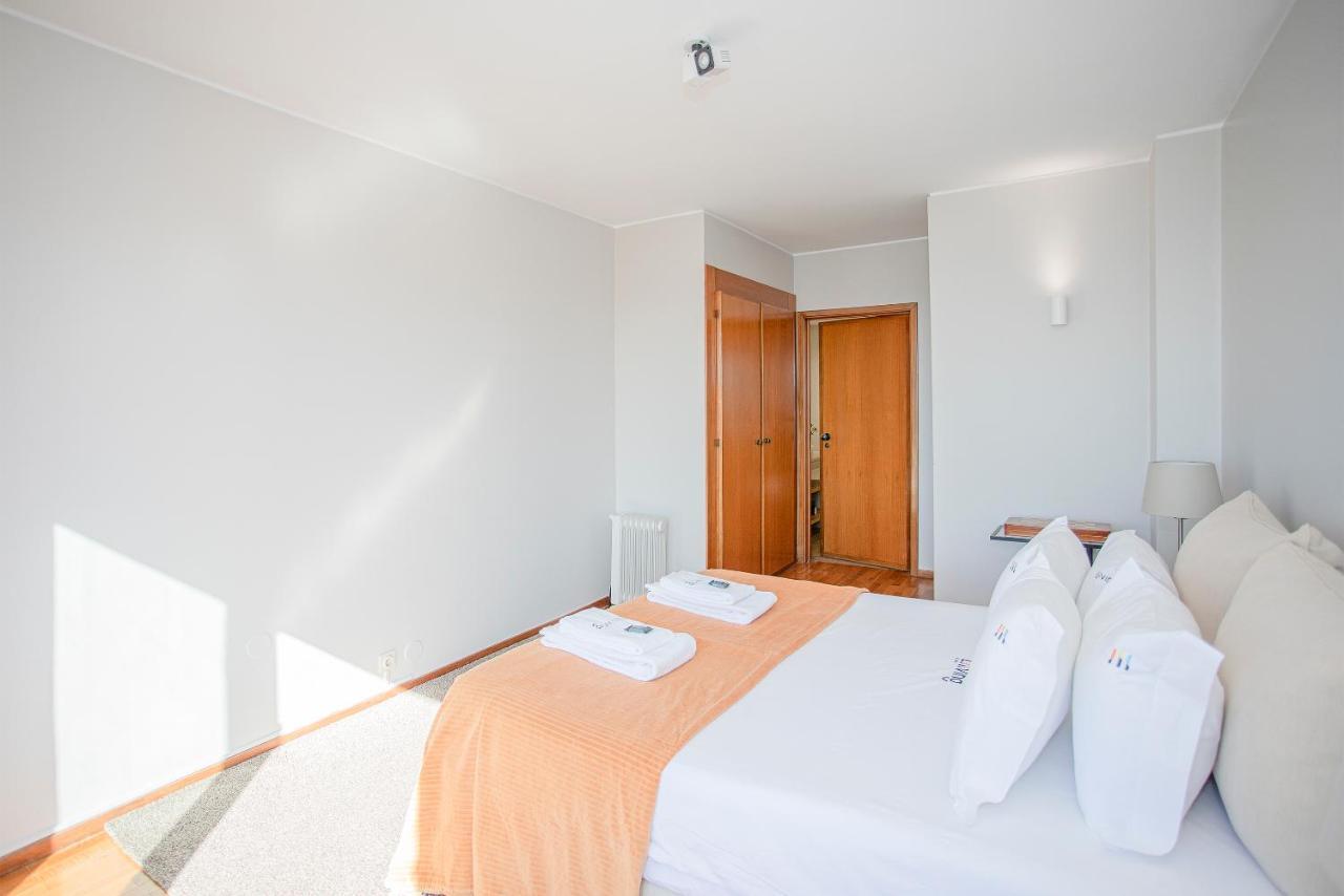 Liiiving In | Sea & River View Appartement Porto