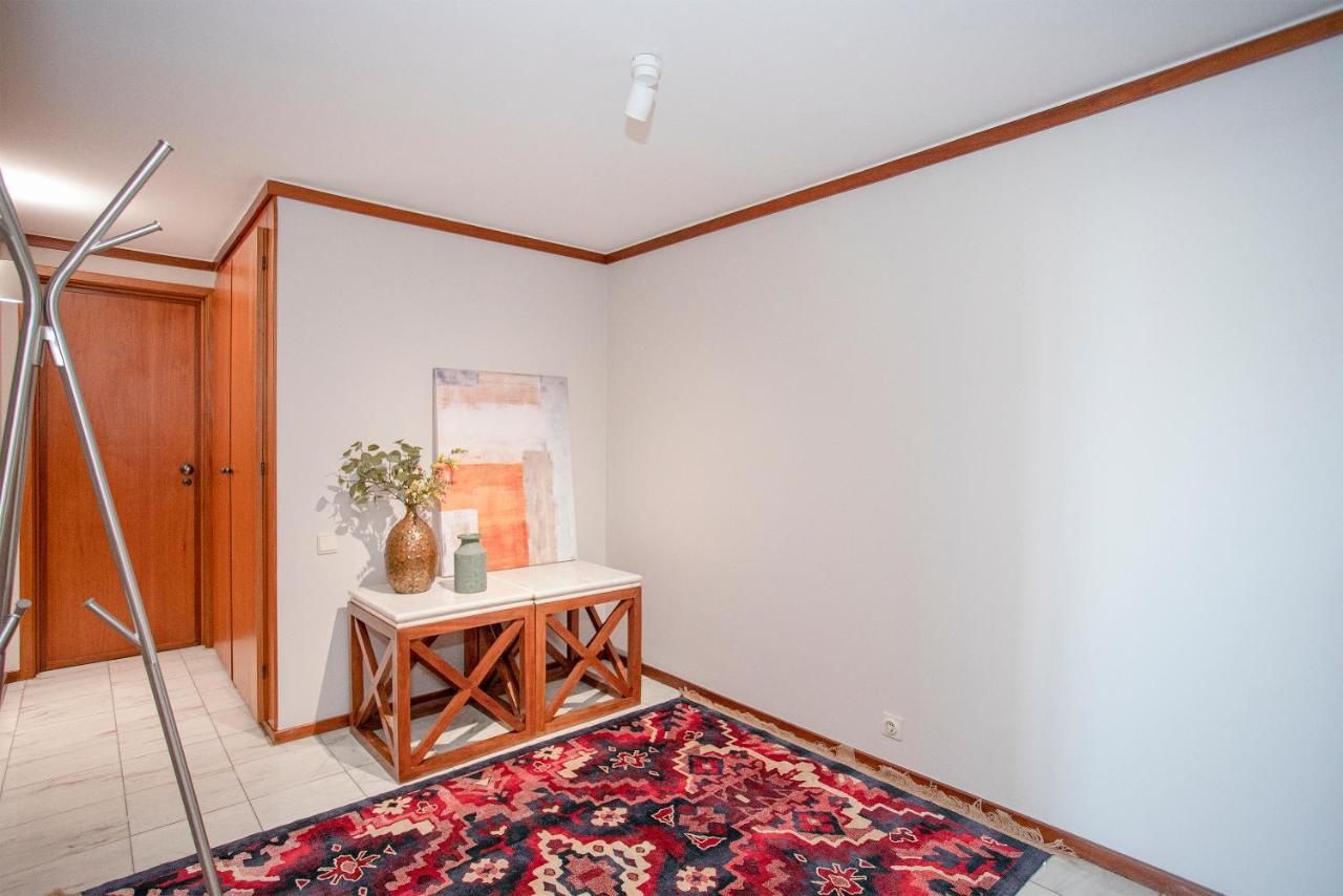 Liiiving In Porto | Sea & River View Apartment Porto