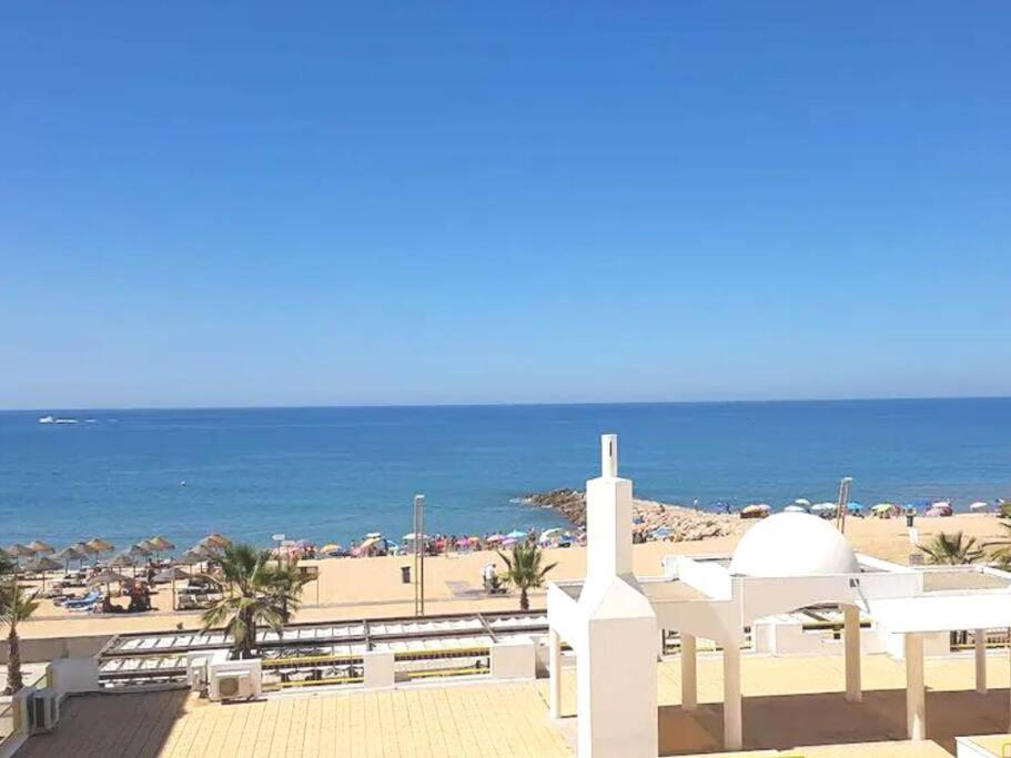 Seaside Serenity: 1br With Breathtaking Ocean View