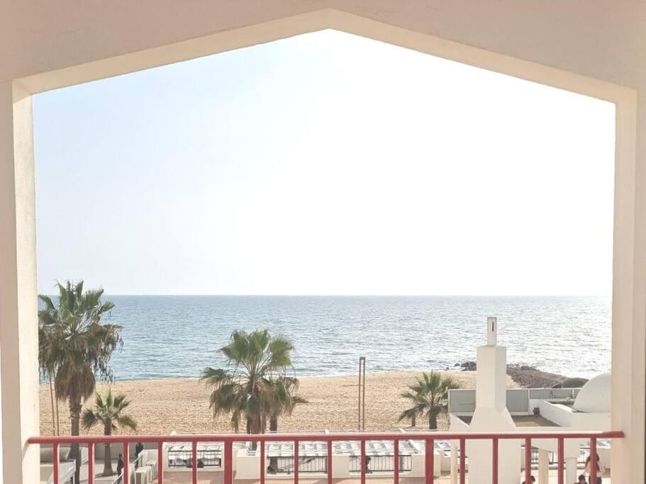 Apartment Seaside Serenity: 1br With Breathtaking Ocean View *