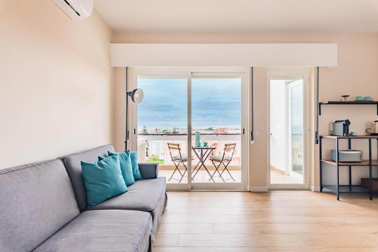 Sunny With Ocean Views Cascaes