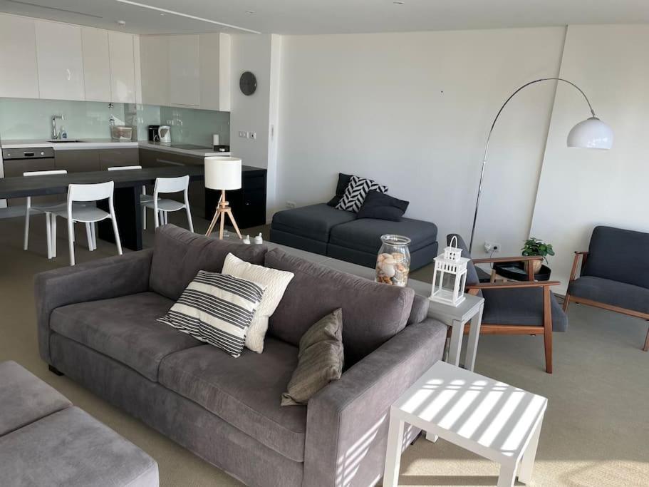 Apartment Stylish 1 Bedroom - Amazing Views *