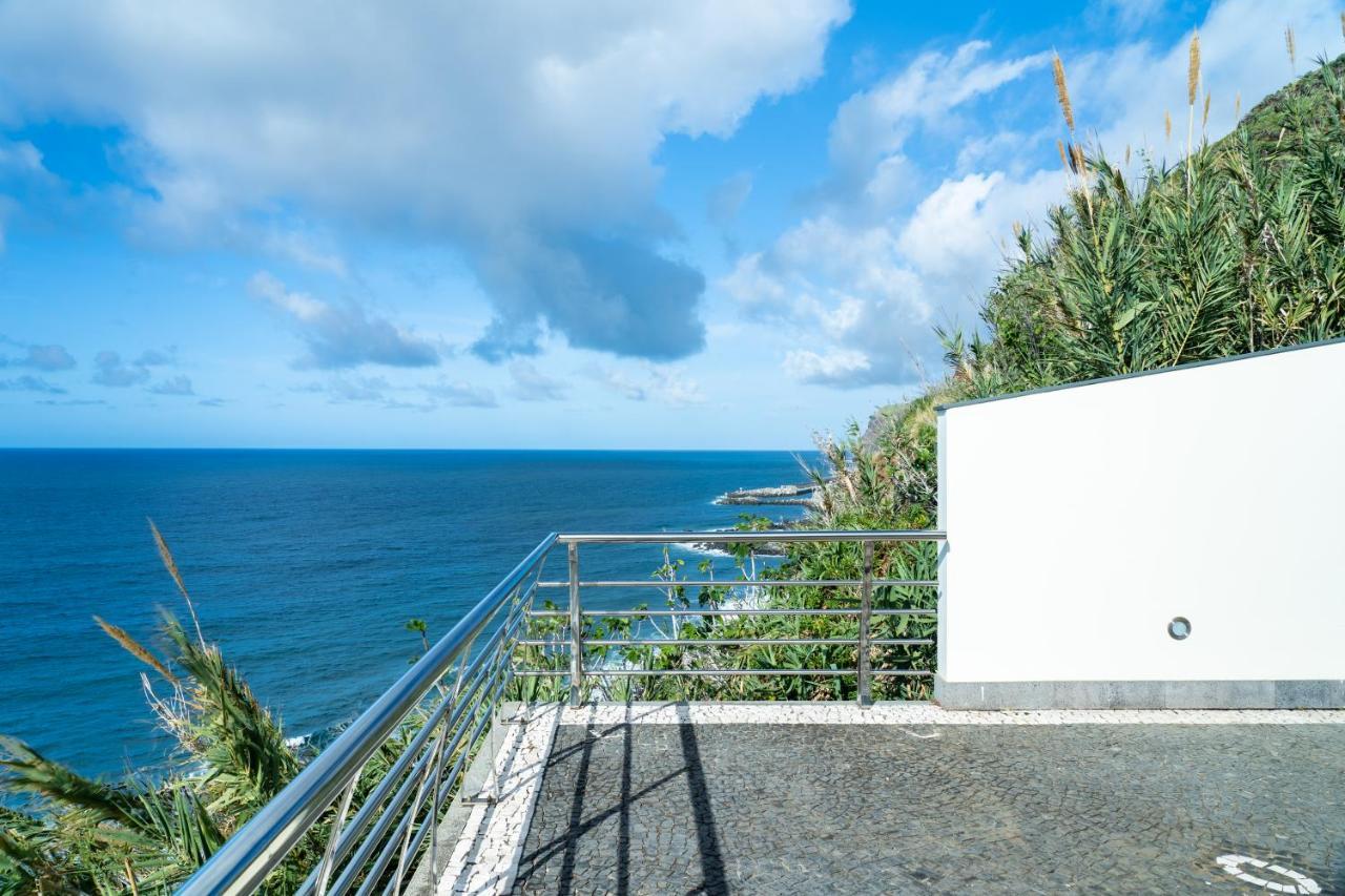 Infinite Ocean View 20m Above Ocean & *