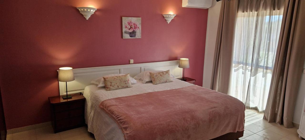 Guest house Casa Rosa Montes 3*