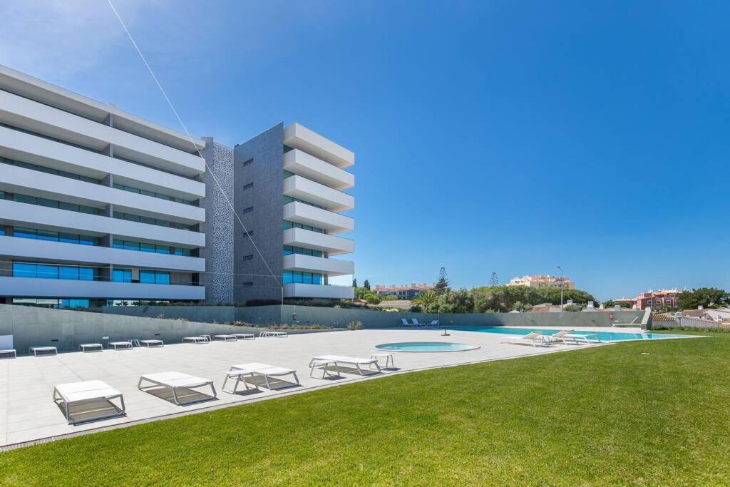 Apartment Amazing With Sea-view, Close To With Pool, Sauna, Wifi And Private Parking *