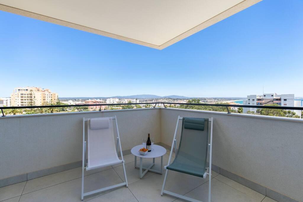 Amazing With Sea-view, Close To With Pool, Sauna, Wifi And Private Parking Apartment *