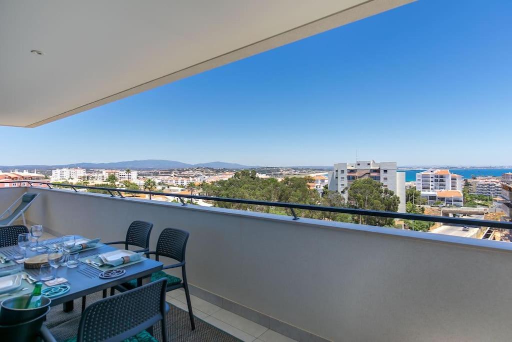 Amazing With Sea-view, Close To With Pool, Sauna, Wifi And Private Parking