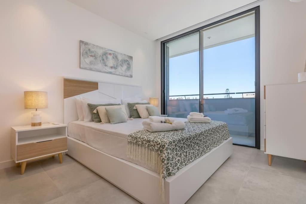 Amazing With Sea-view, Close To With Pool, Sauna, Wifi And Private Parking Apartment