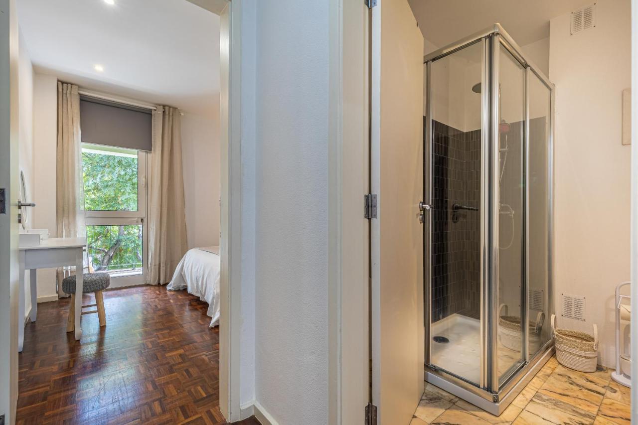 Apartment Flat With Balcony At Downtown By Farmers Market *