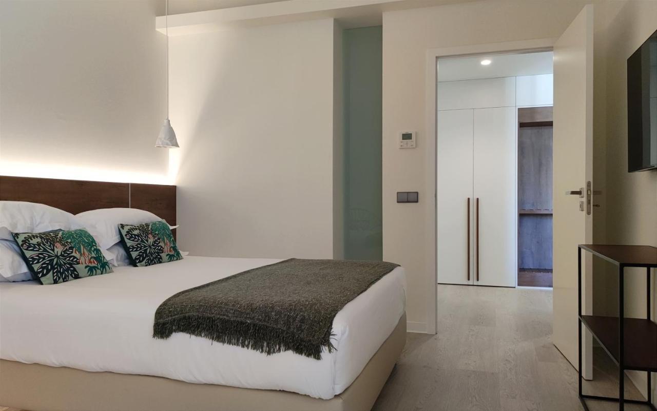 Hotel &