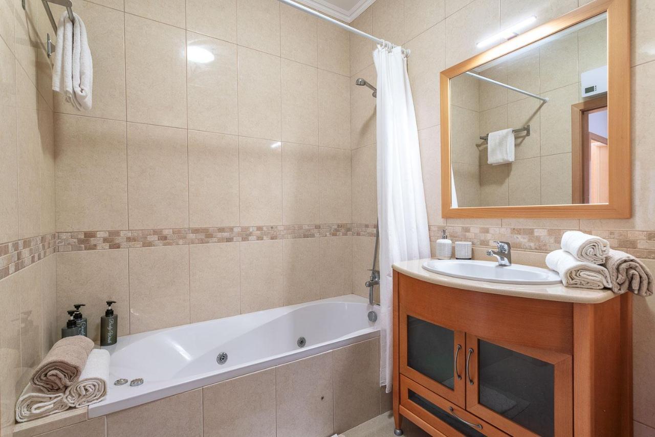 Homes Ocean View With Relax Terrace, 2 Swimming Pools & Tennis Court * Albufeira