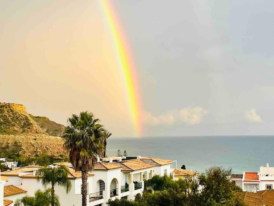 Avenue Q, In * Praia Da Luz
