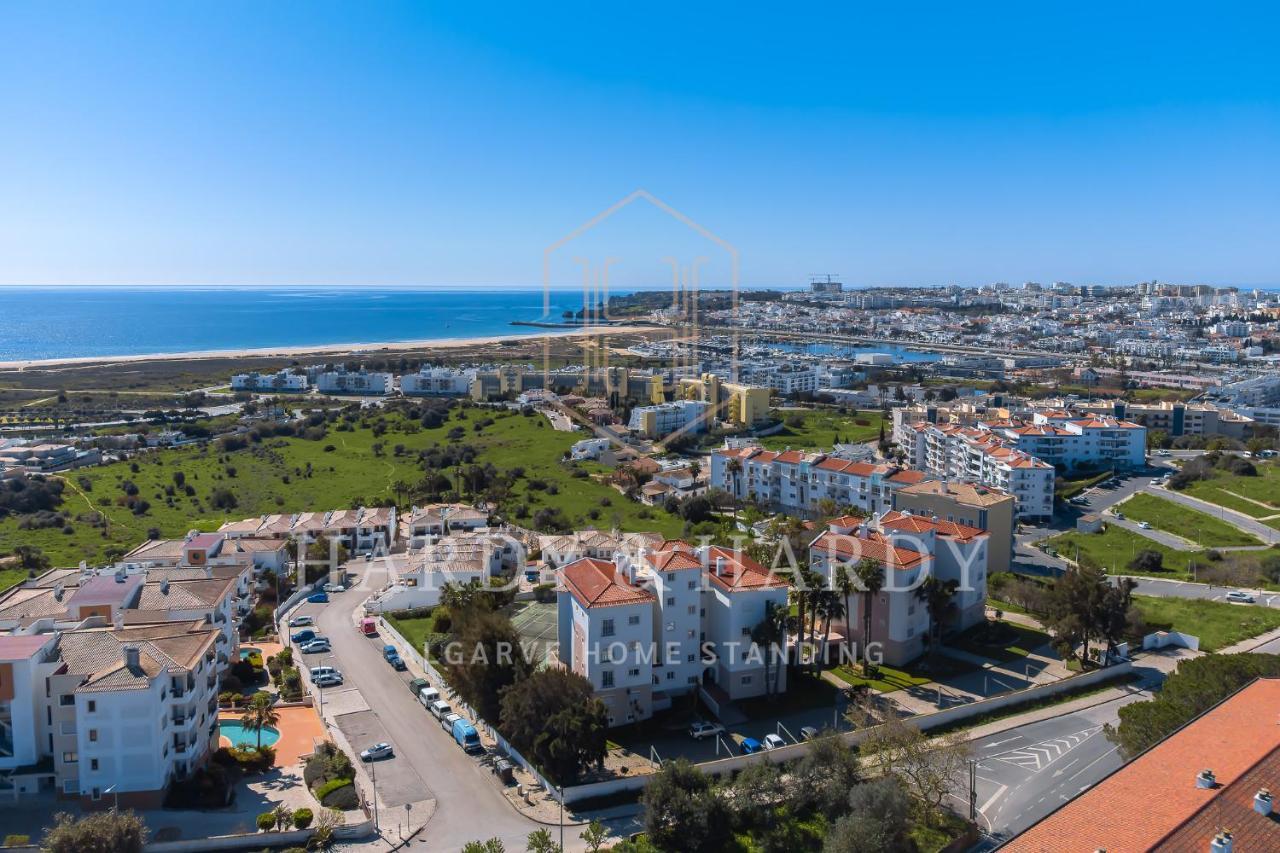 H&h: Chic Seaside Near Meia Apartamento