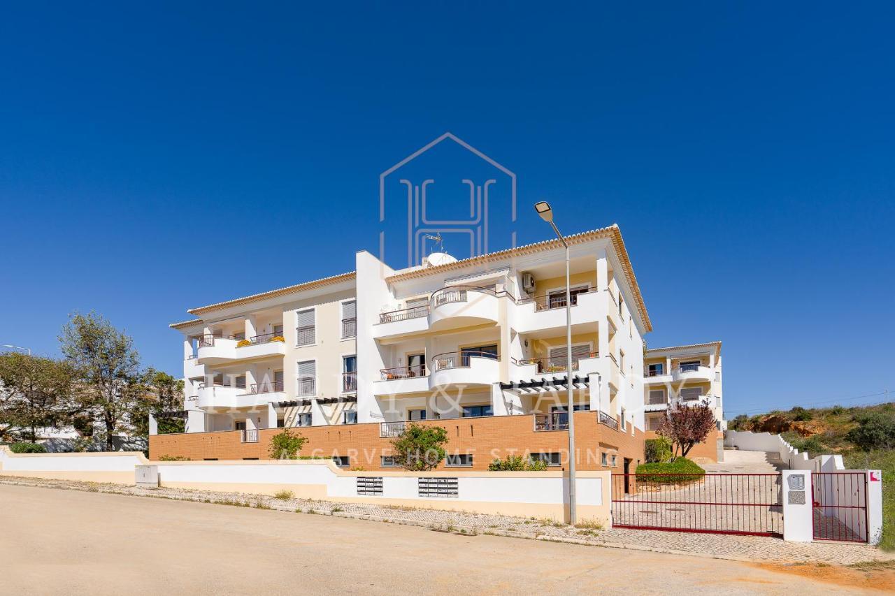 H&h: Chic Seaside Near Meia Apartamento *