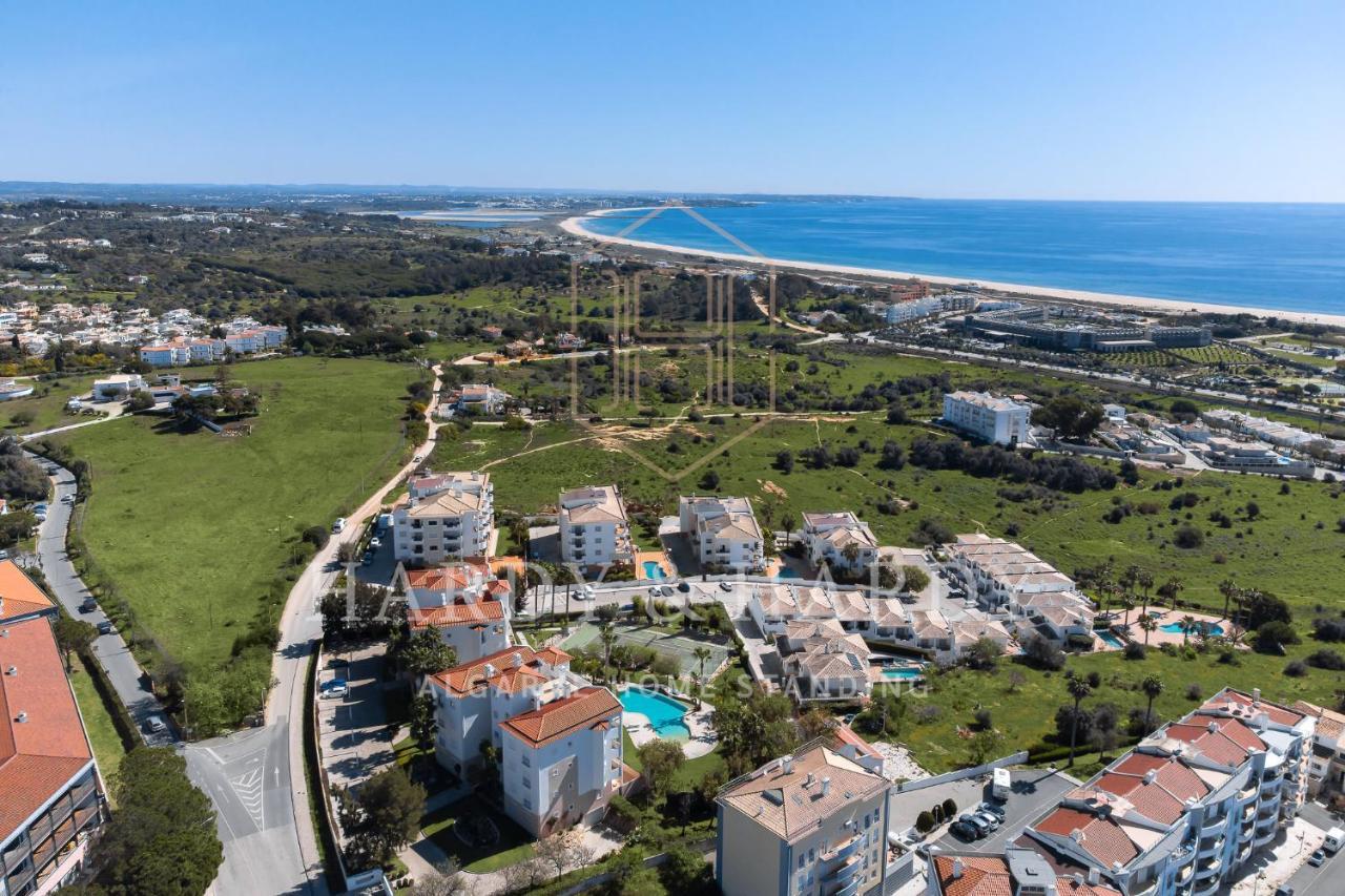 H&h: Chic Seaside Near Meia Apartamento *