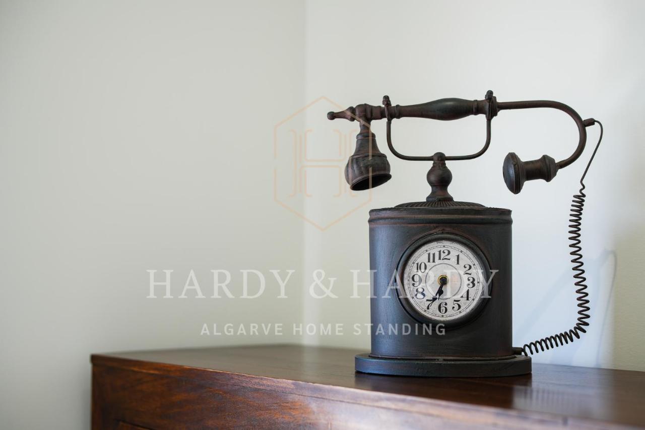 H&h Sea View Elegance: Modern Porto De Mos Apartment