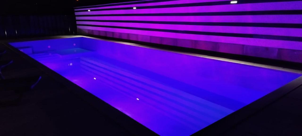 Hotel Leonchic - Com Piscina De Agua Salgada *