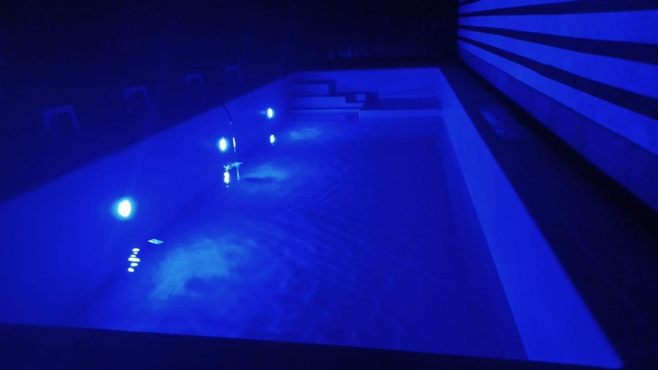 Leonchic - Com Piscina De Agua Salgada Hotel