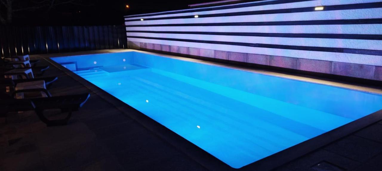Leonchic - Com Piscina De Agua Salgada Hotel *