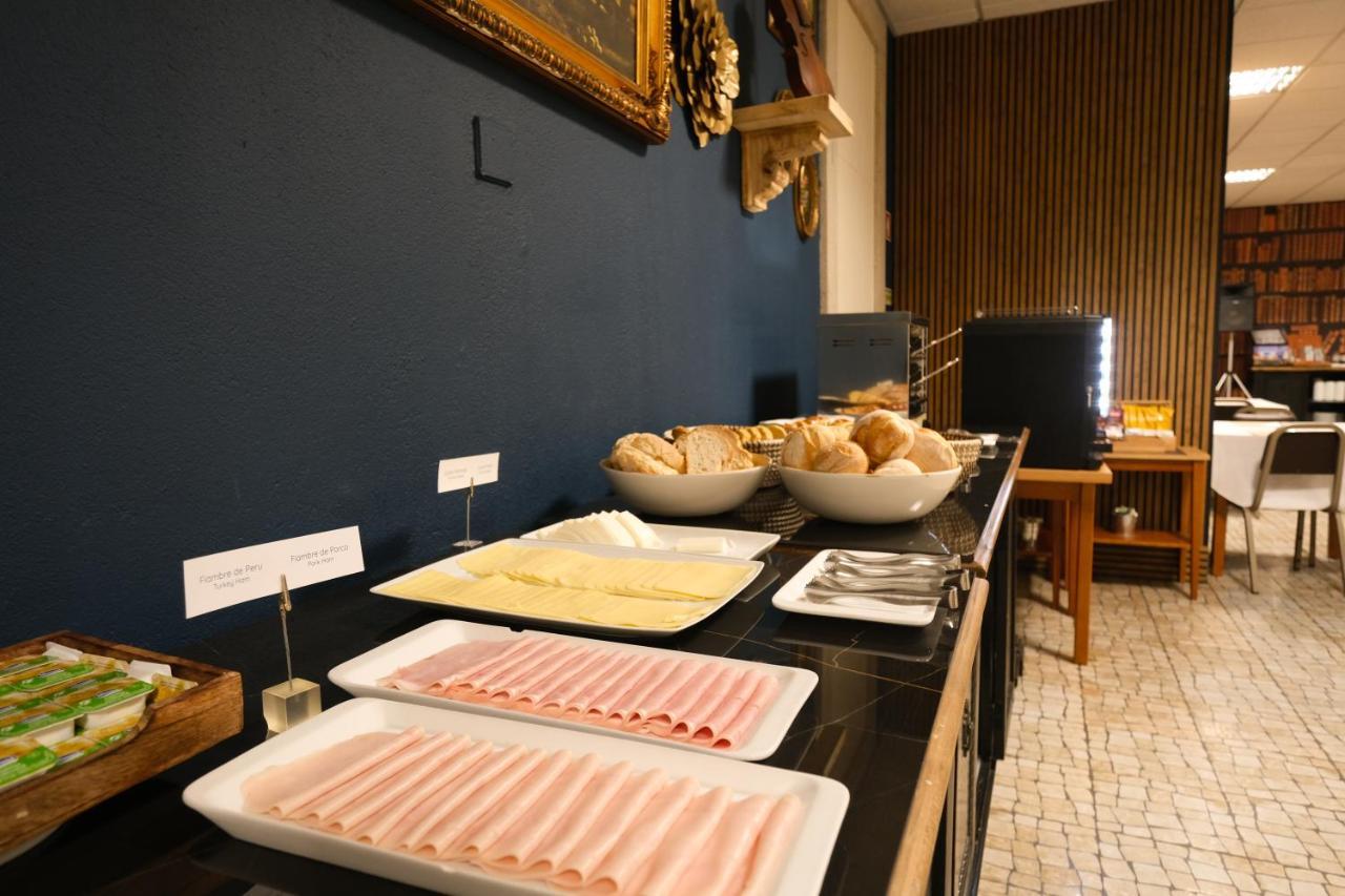 Hotel Rainha D. Amelia, Arts & Leisure