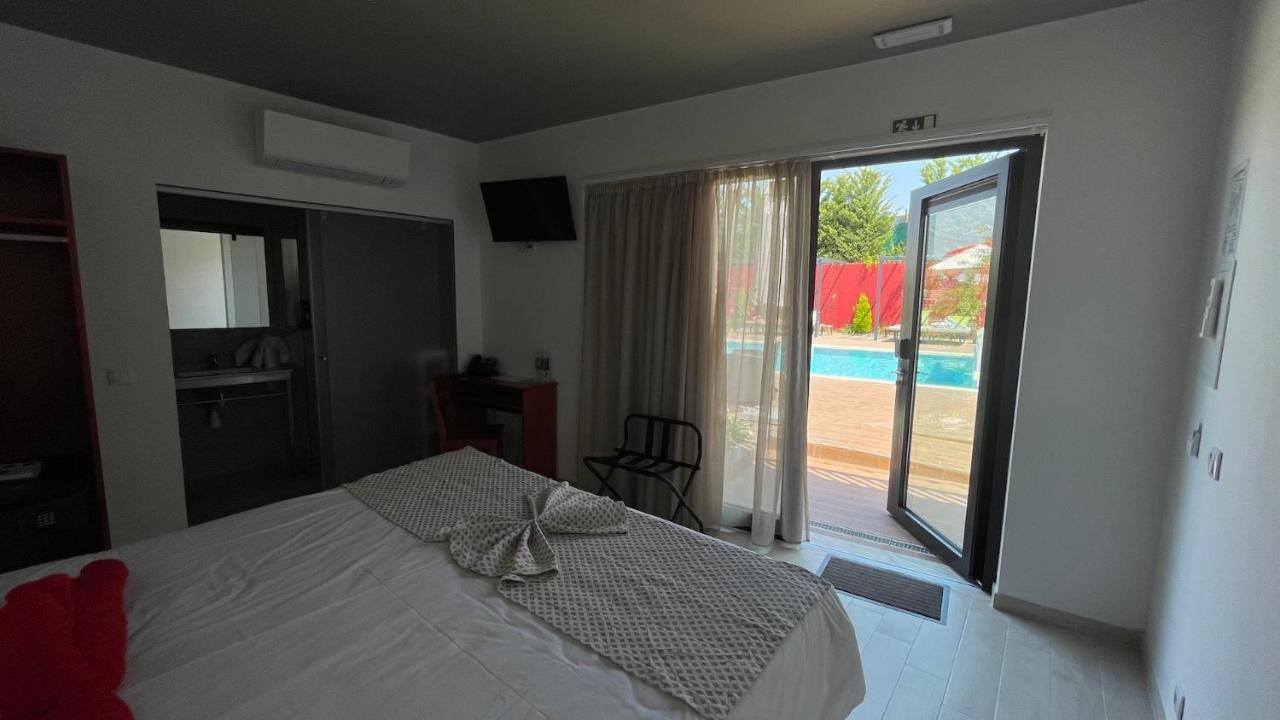 3 Caparica - Lisbon Gay Hotel