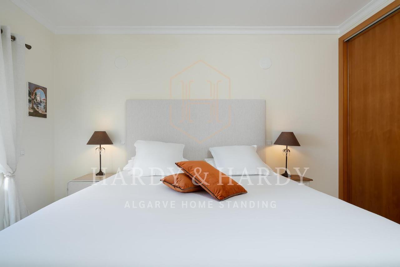 Apartamento H&h: Chic Seaside Near Meia Lagos