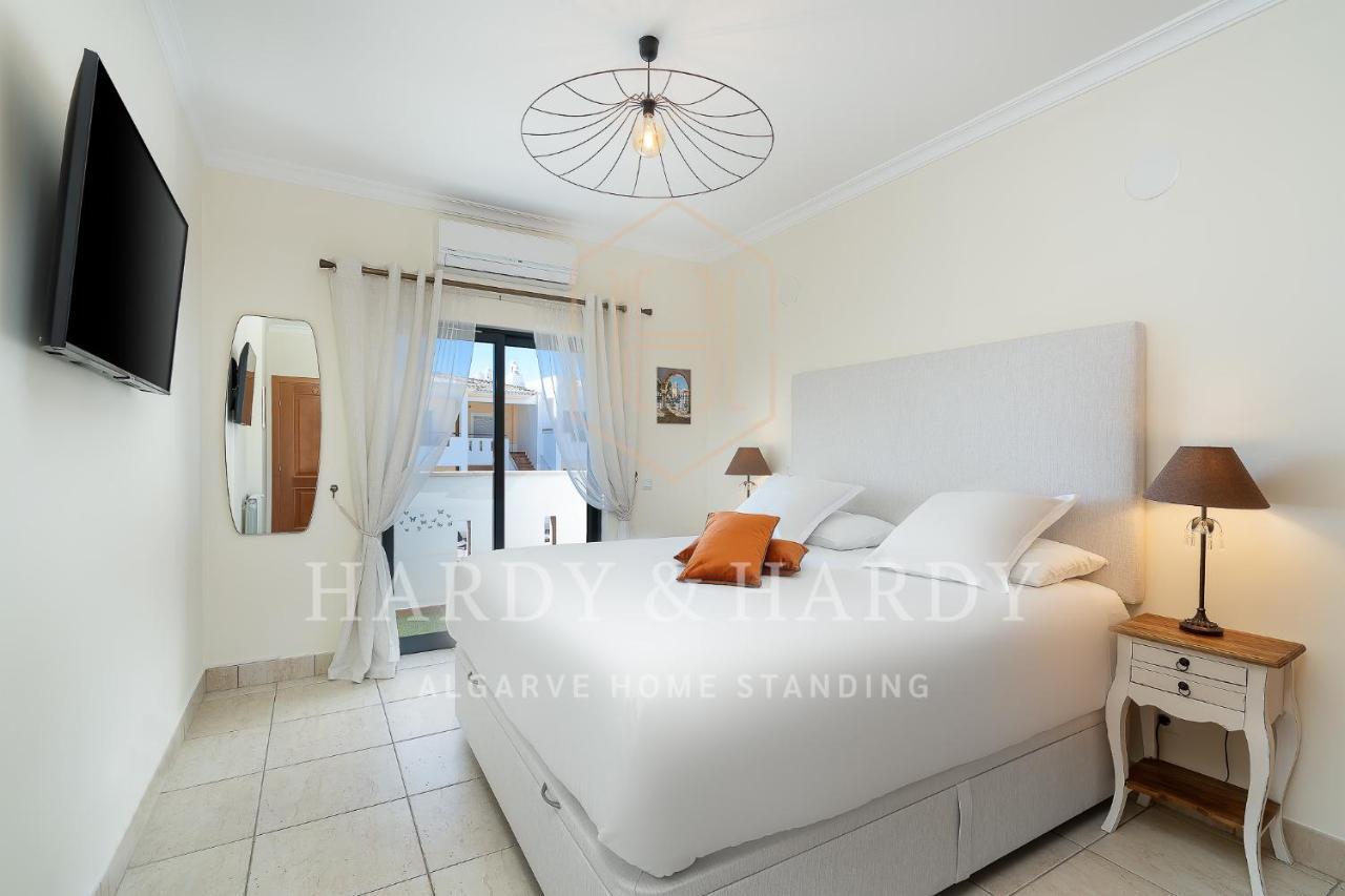 Apartamento H&h: Chic Seaside Near Meia Lagos