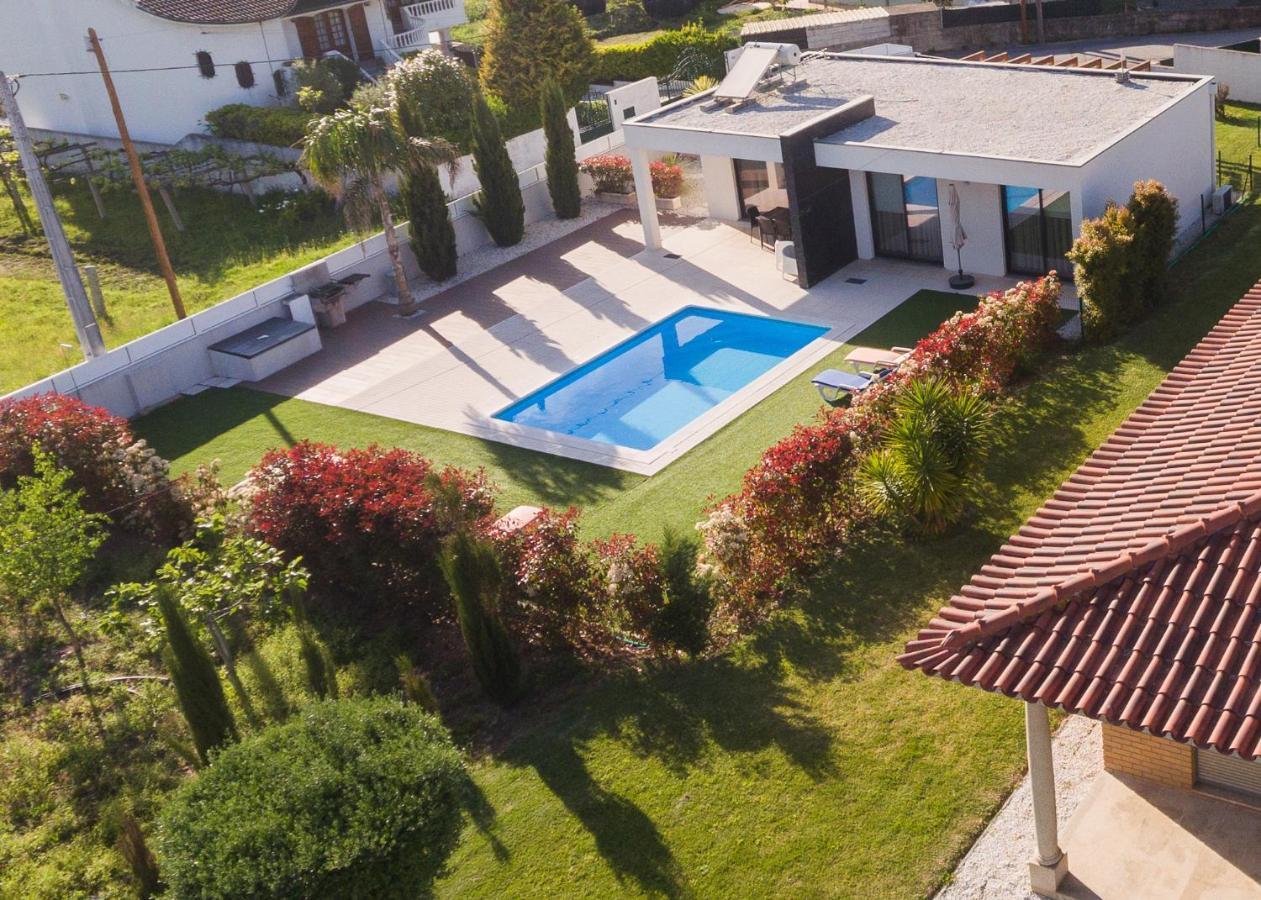 Chalet Meirinha House