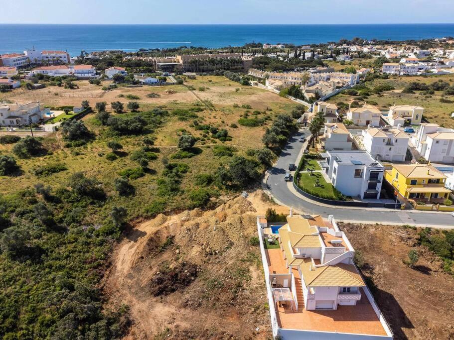 Villa Chris By Gabi Miguel *