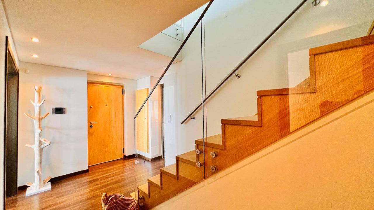 Front Line, Sea View, Luxury Penthouse In Caparica *