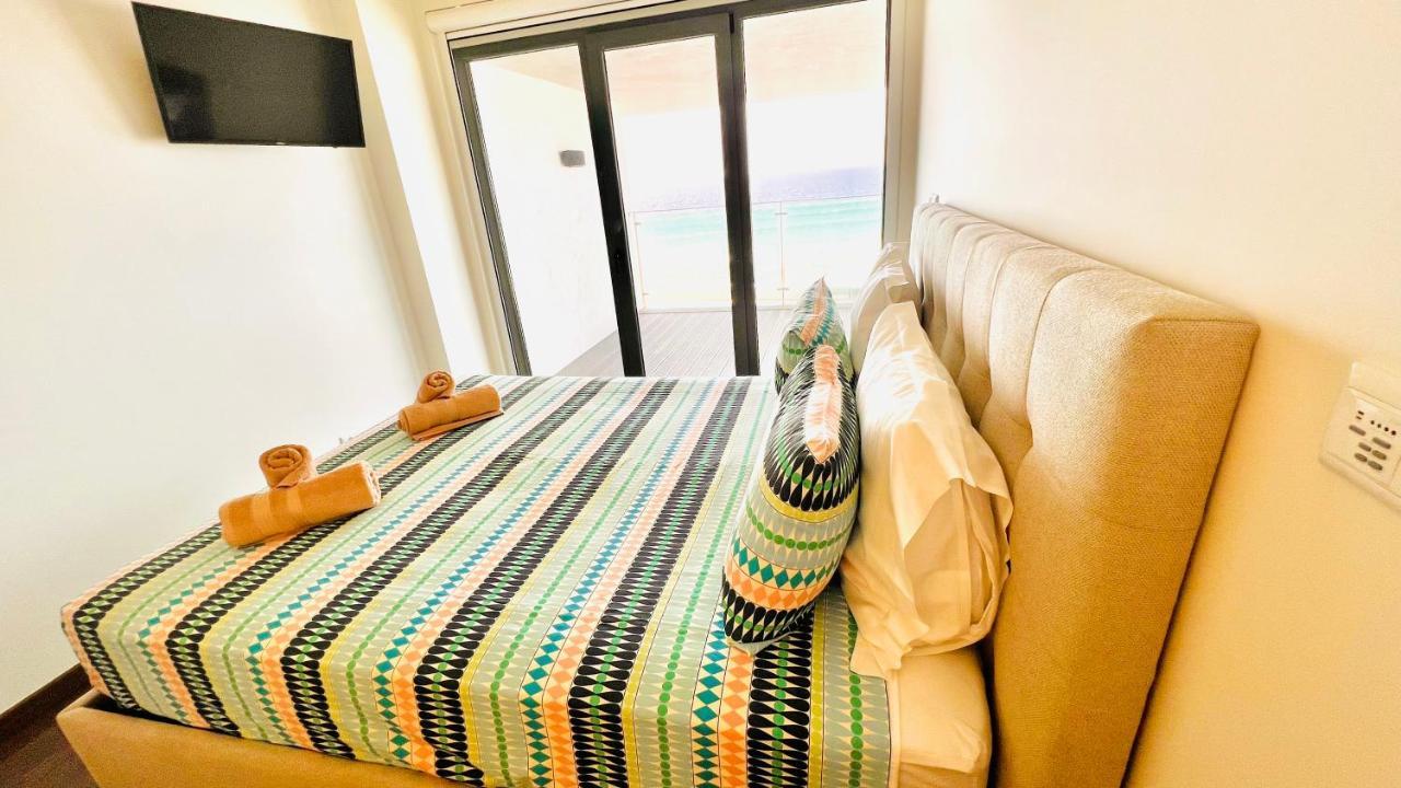 Front Line, Sea View, Luxury Penthouse In Caparica Apartment