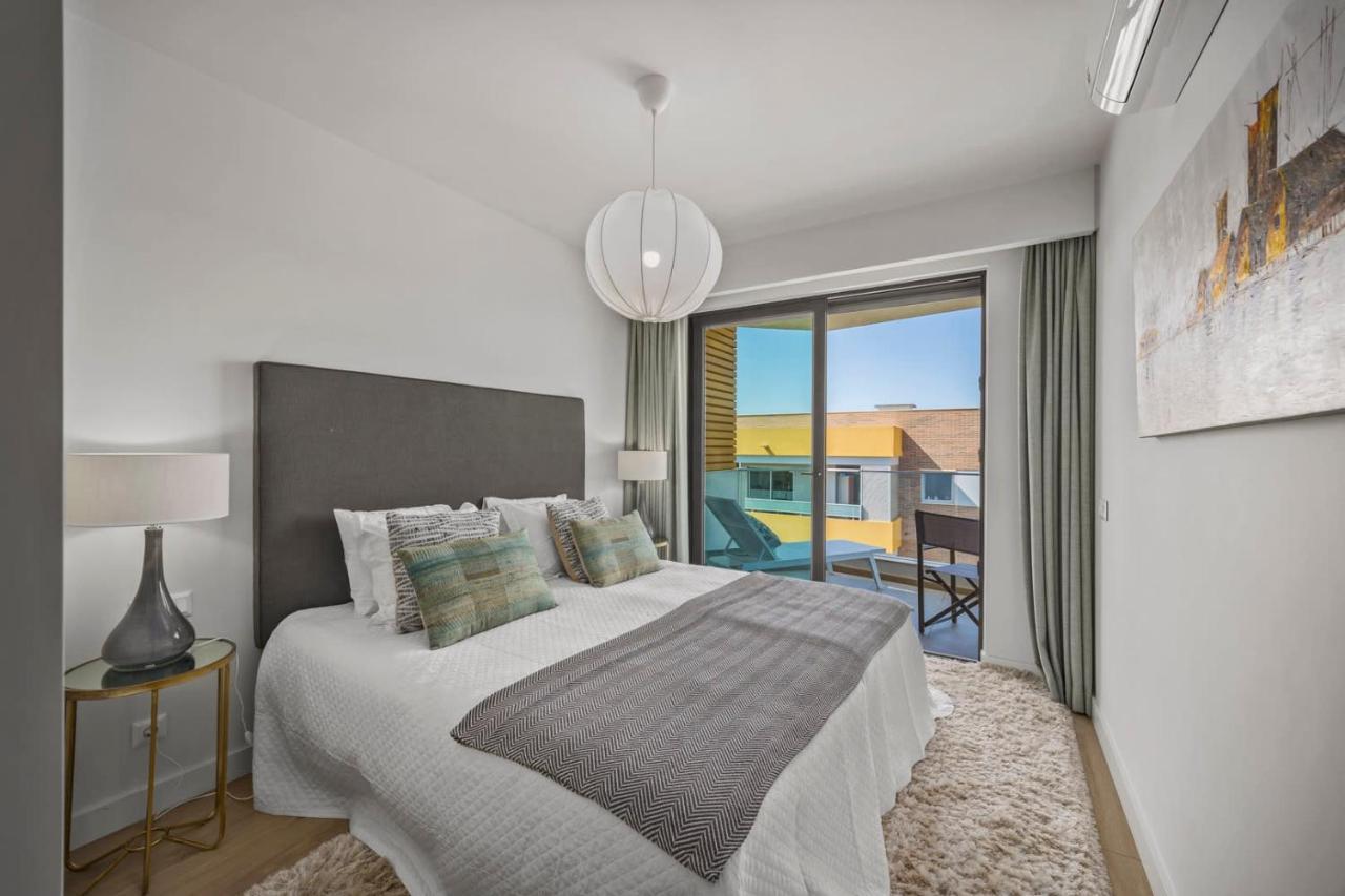 Luxury 3-bed Penthouse With Ocean Views, Terrace & Pool