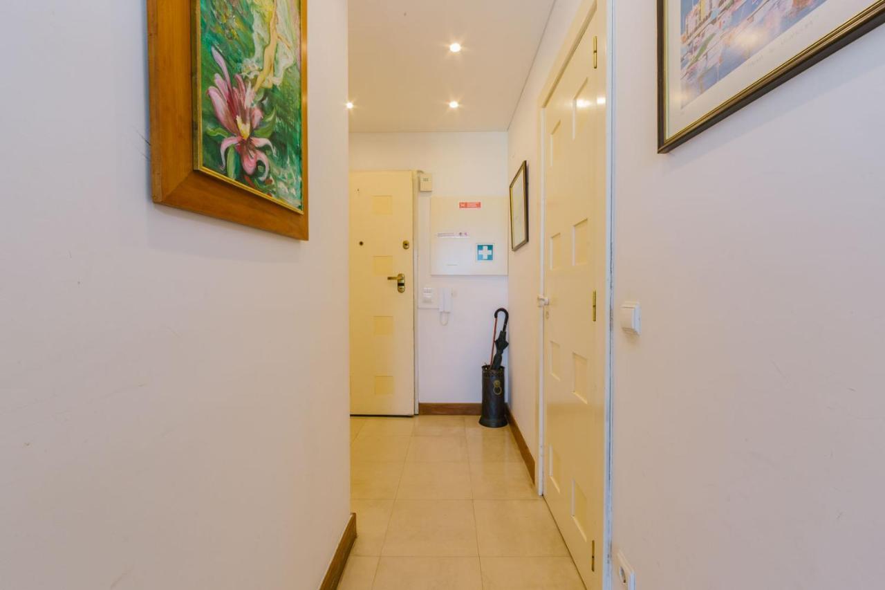 Rent4rest Beachfront Apartment Estoril