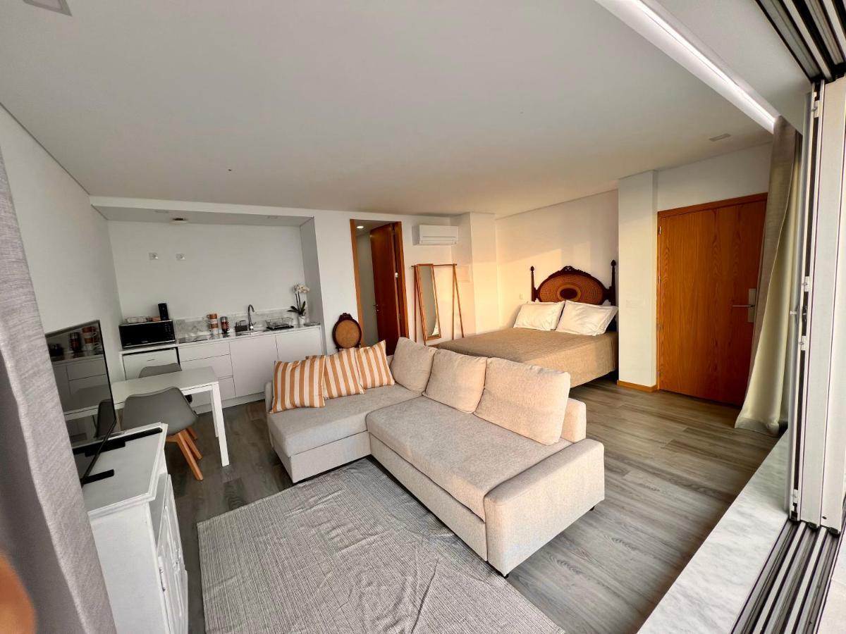 Povoa De Varzim-sleeps4-beachfront-ac-parking Apartment Povoa de Varzim