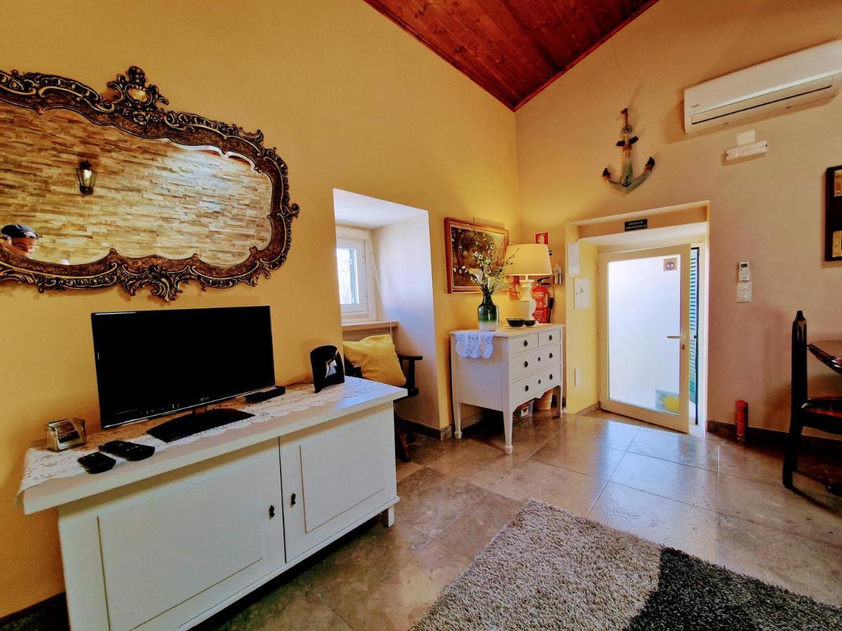 Casa Azenhas By Lisbon Village Holiday home *